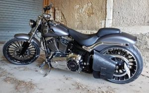 Sacoche Myleatherbikes Softail Breakout (49)